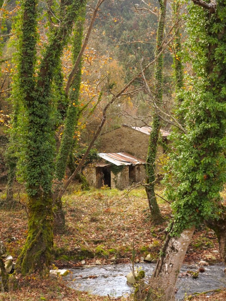 Εγκατελειμένο σπίτι στα χωριά της Ευρυτανίας